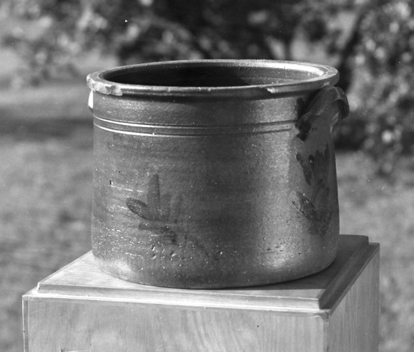 Family owned cobalt decorated crock c 1970. Burbage13.